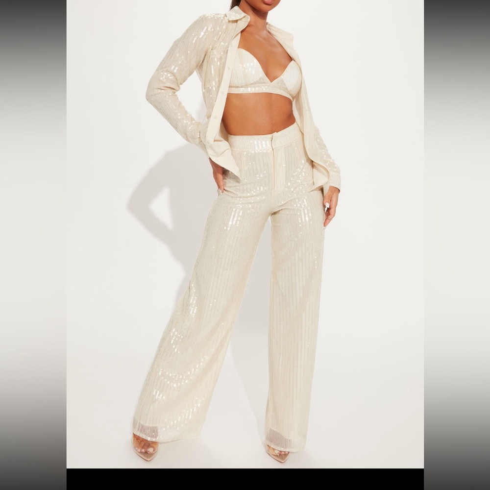 Material Girl 3 Piece Sequin Set - Cream
Size: XS